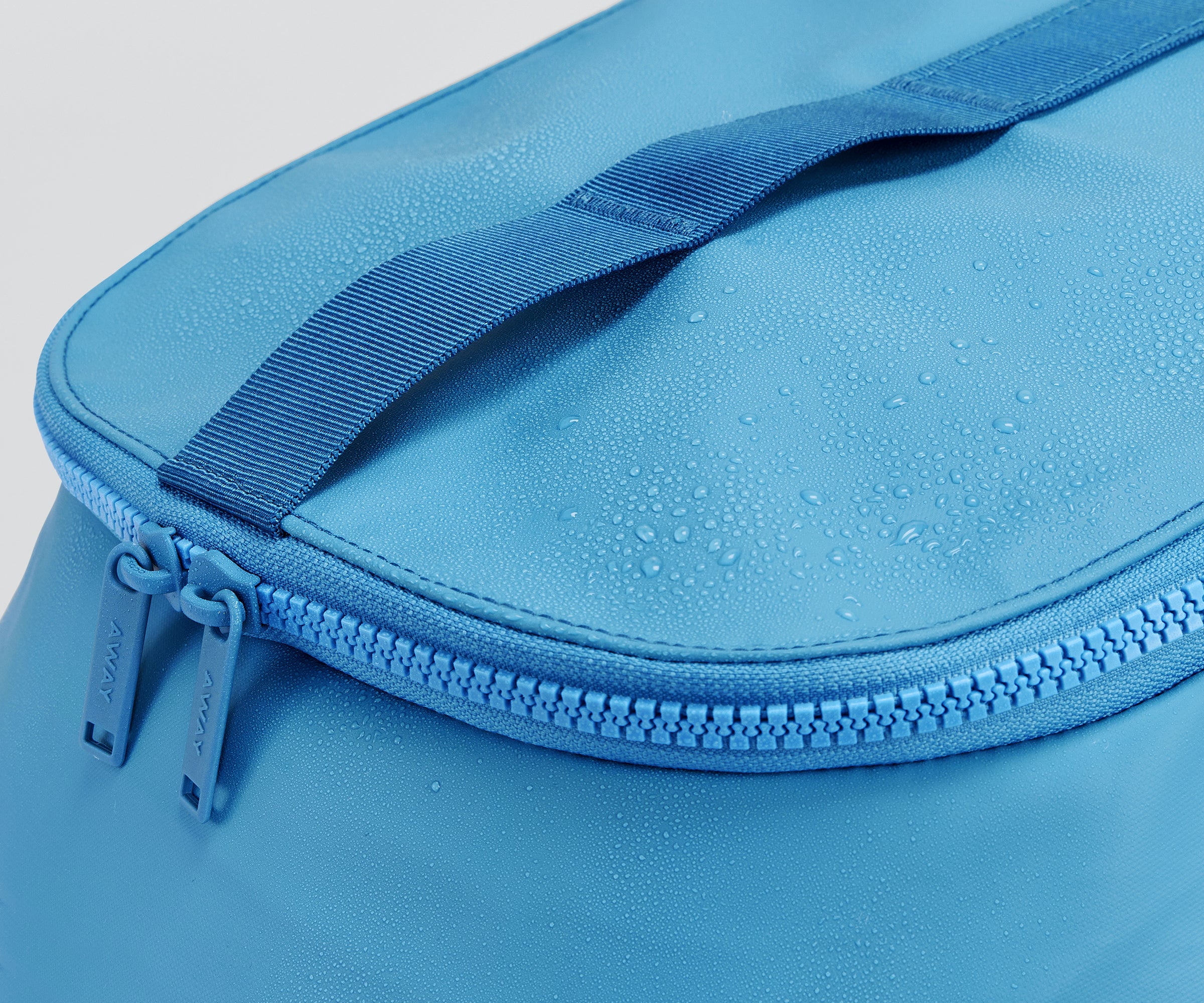 Active Backpack 26L in Vivid Blue - Image 5