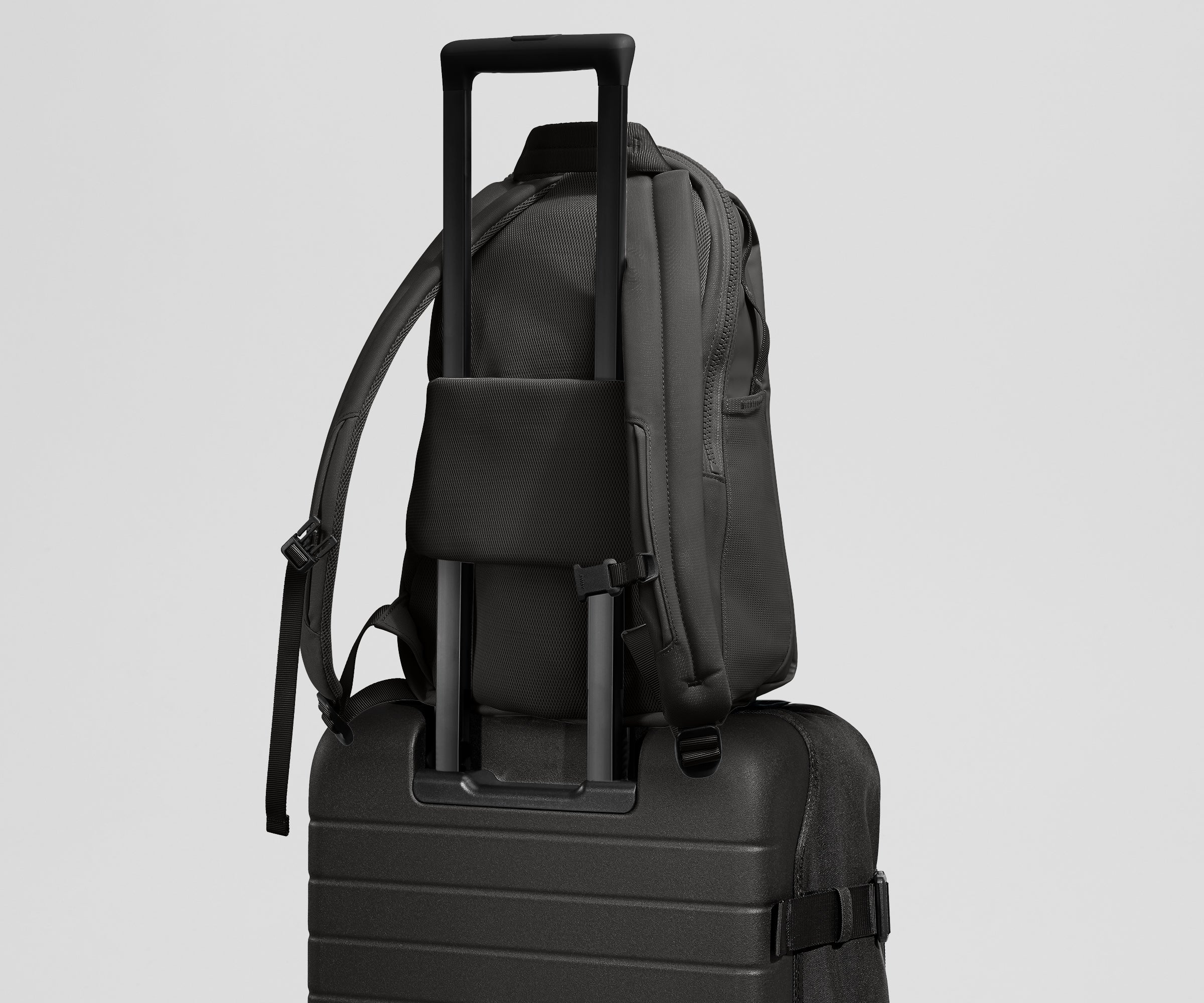 Active Daypack 20L in Jet Black - Image 8
