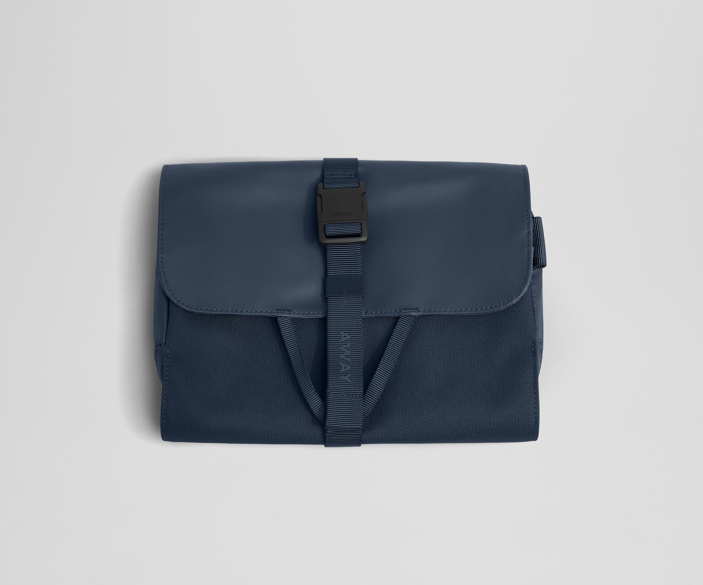 Active Hanging Toiletry Bag - Image 2