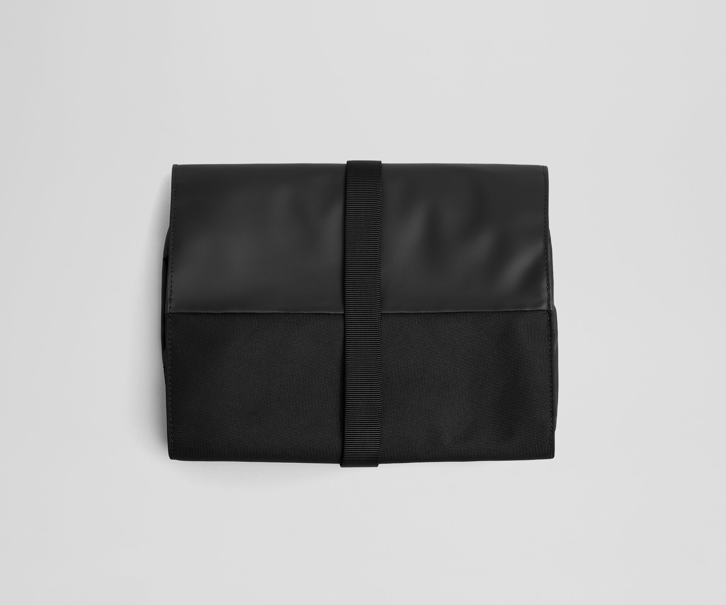 Active Hanging Toiletry Bag in Jet Black - Image 6