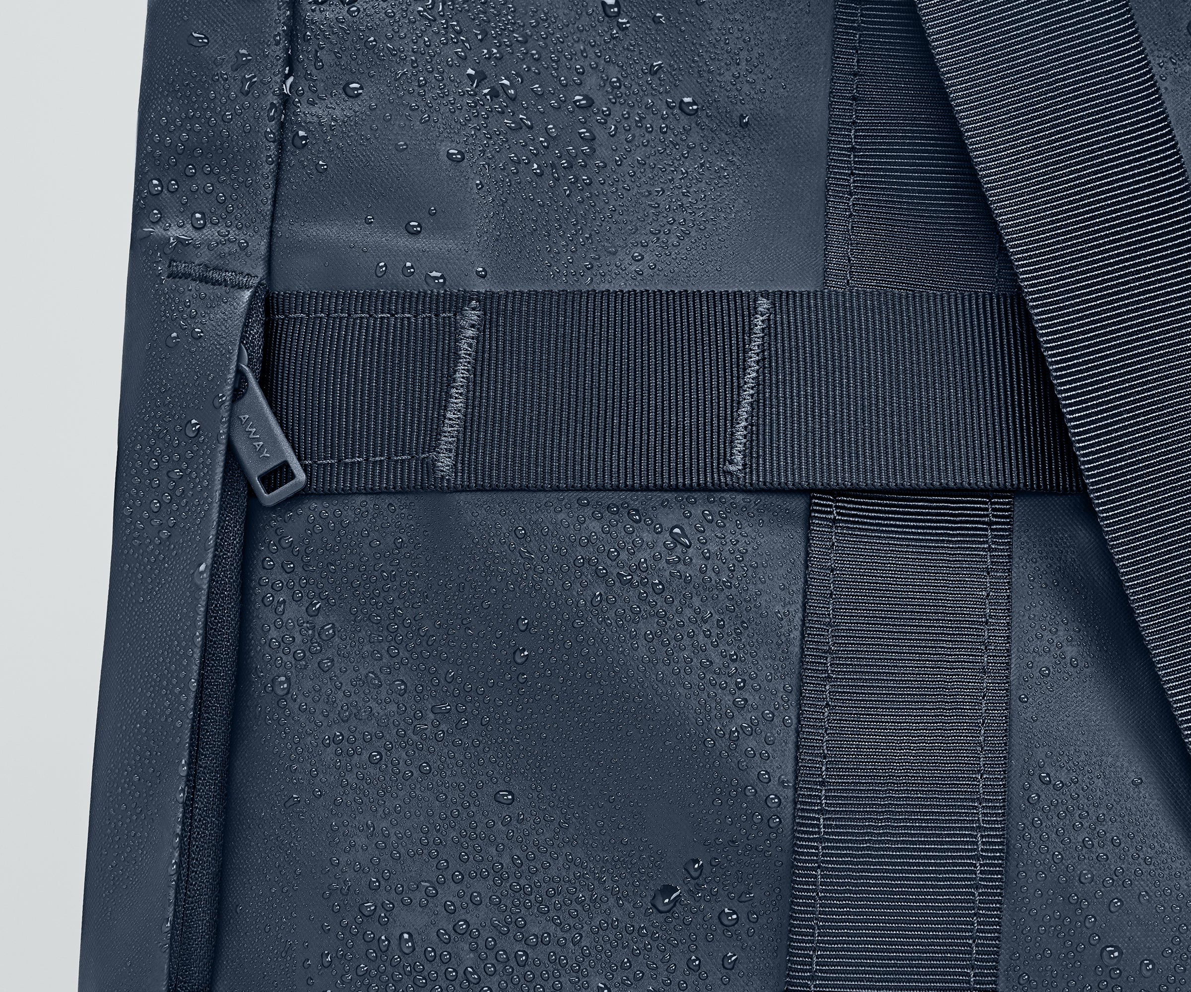 Active Tote 45L in Navy Blue - Image 4