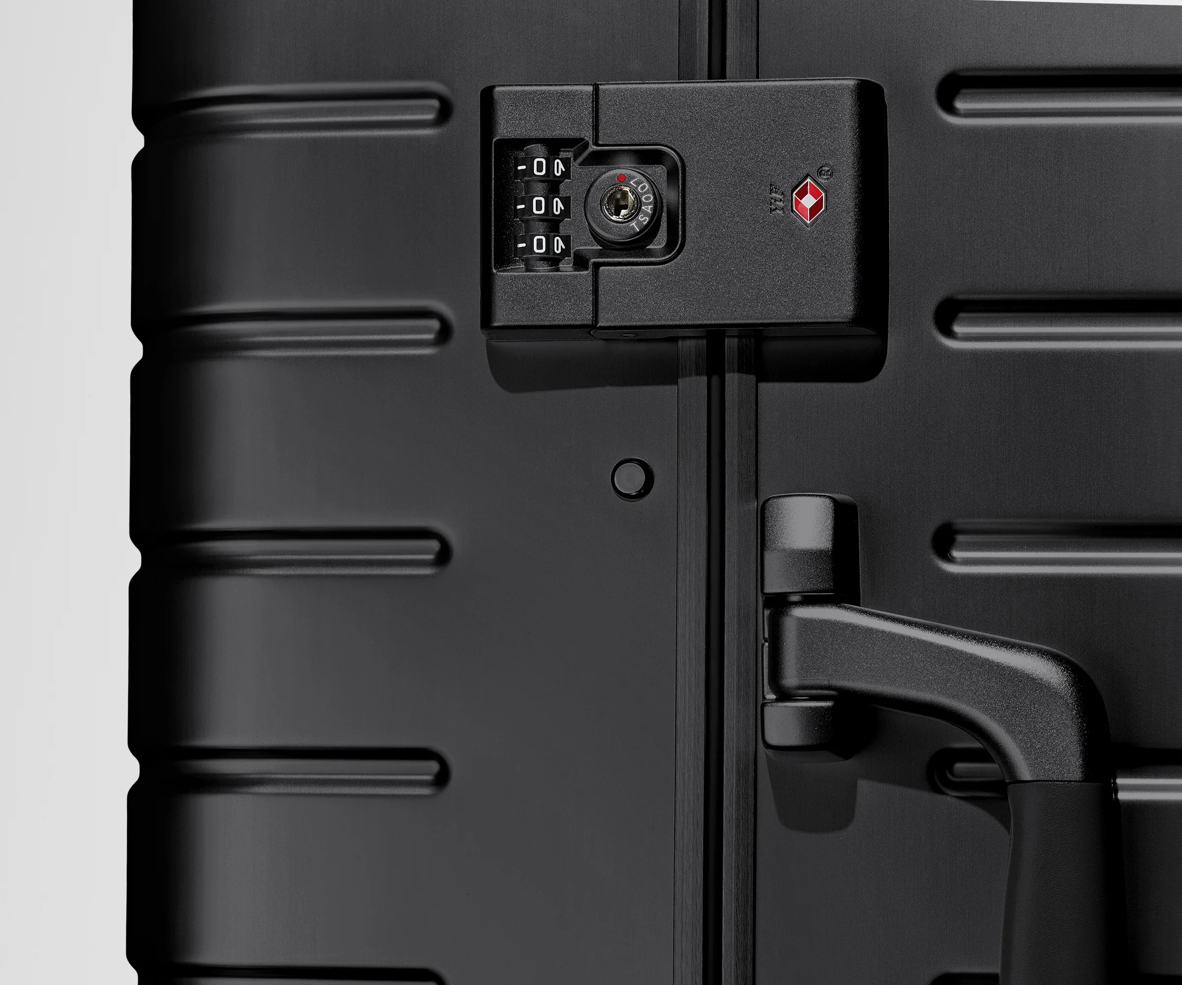 The Bigger Carry-On: Aluminum Edition in Onyx Black - Image 4