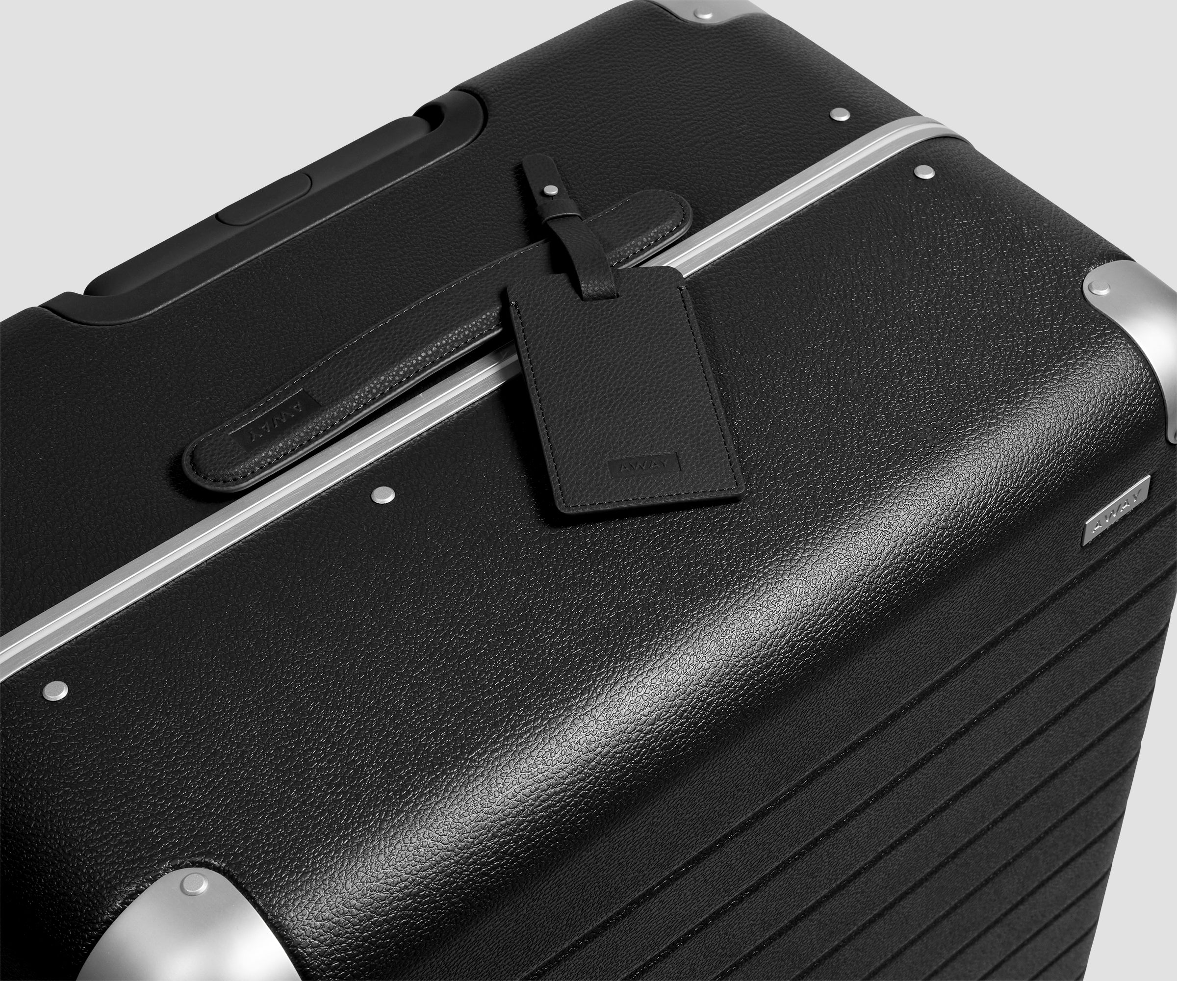 The Aluminum Edge Large in Jet Black - Image 7