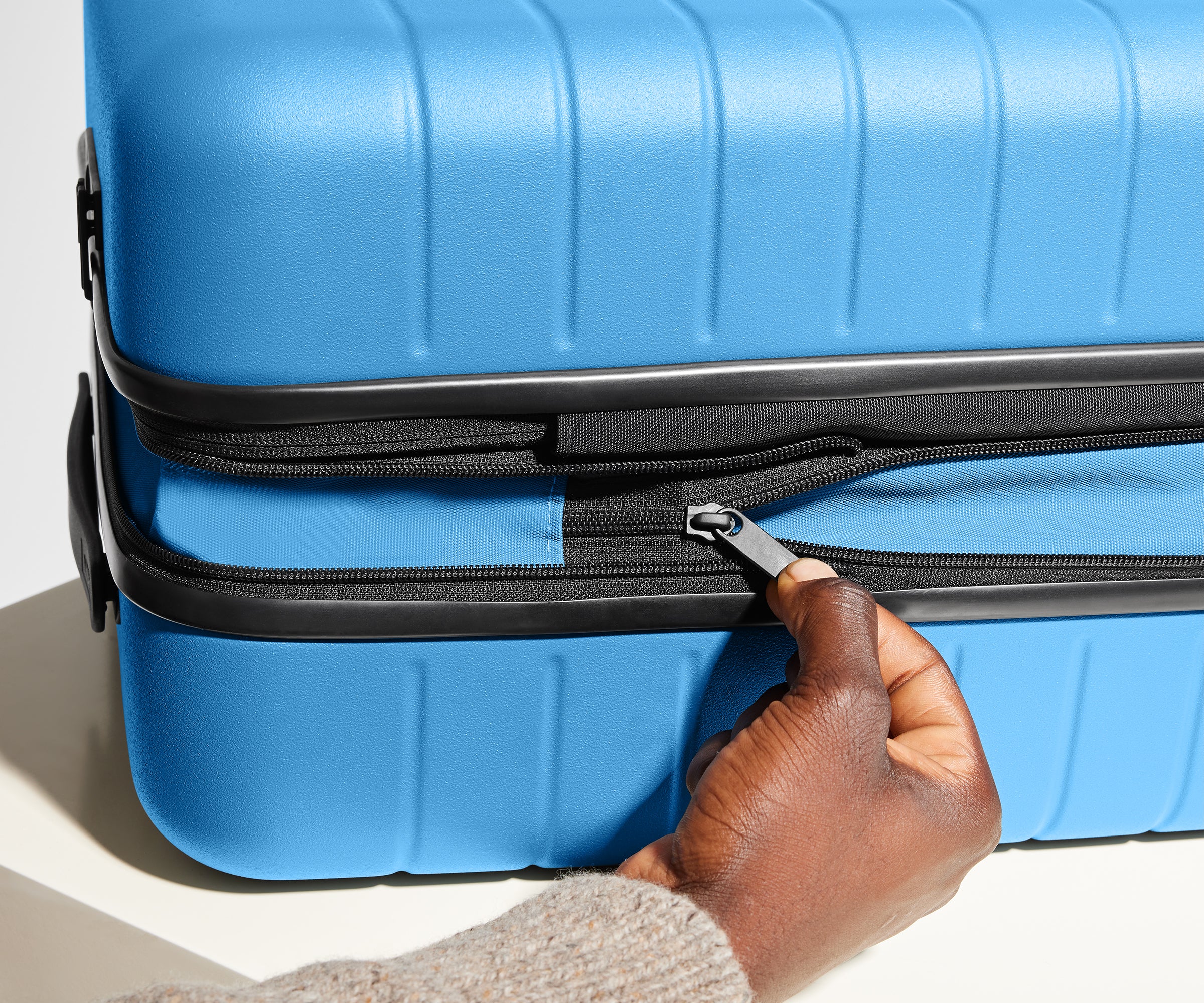 The Bigger Carry-On Flex in Splash Blue - Image 4