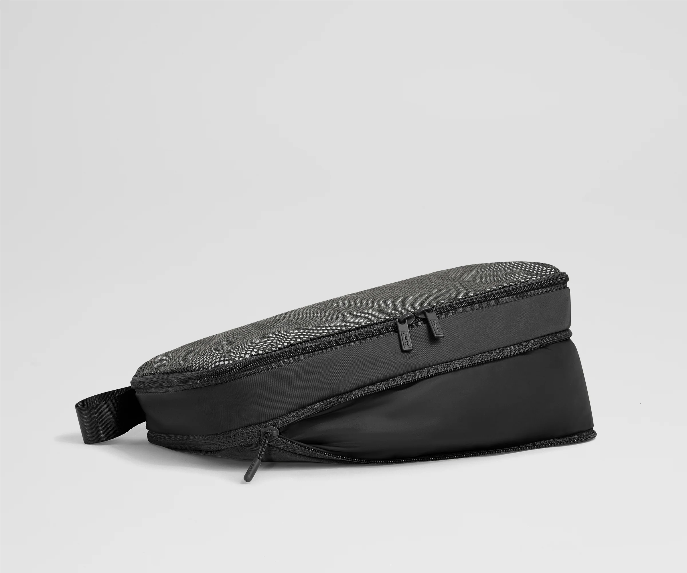 Compression Packing Cubes in Jet Black - Image 2