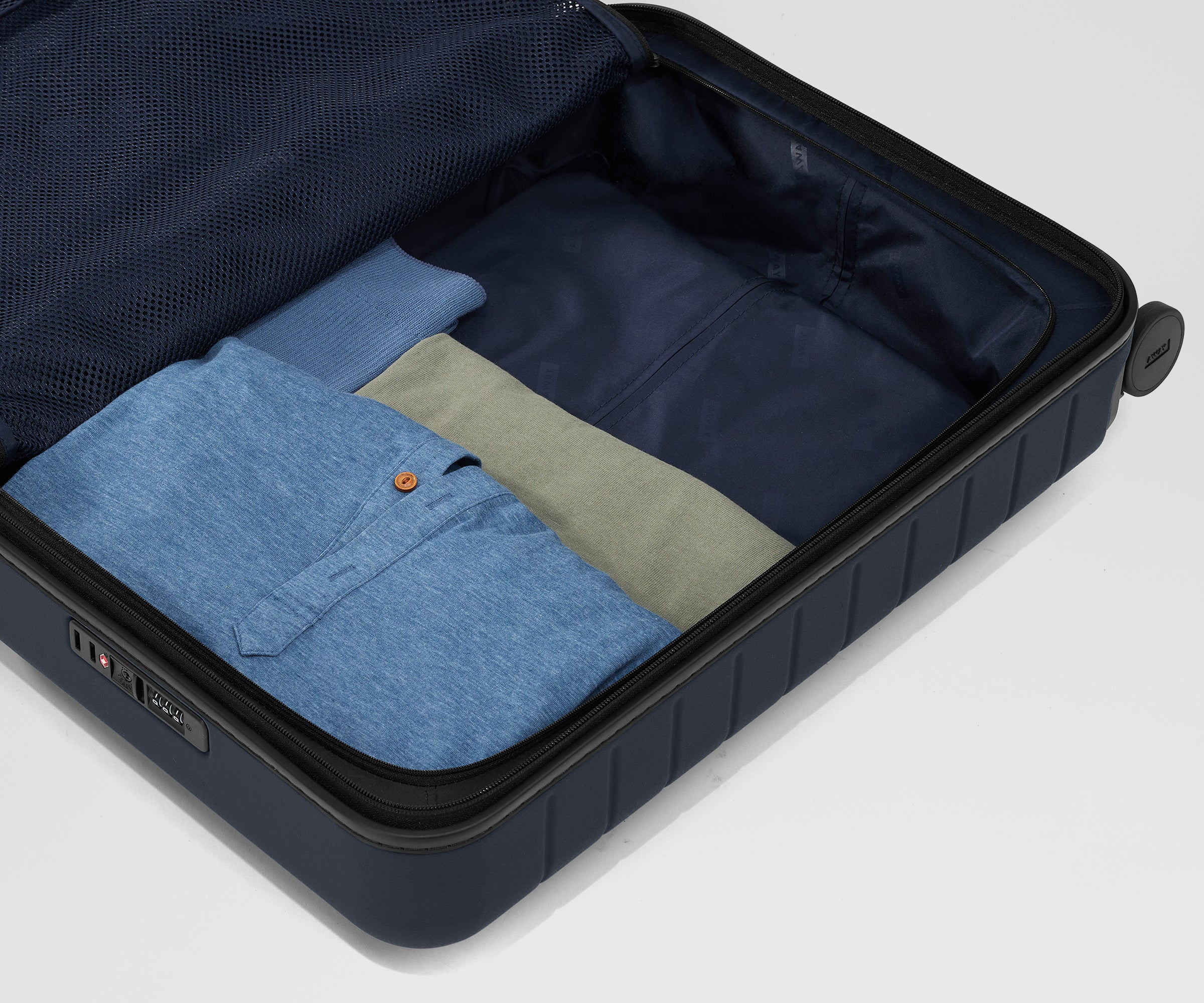 The Executive Bigger Carry-On in Navy Blue - Image 9