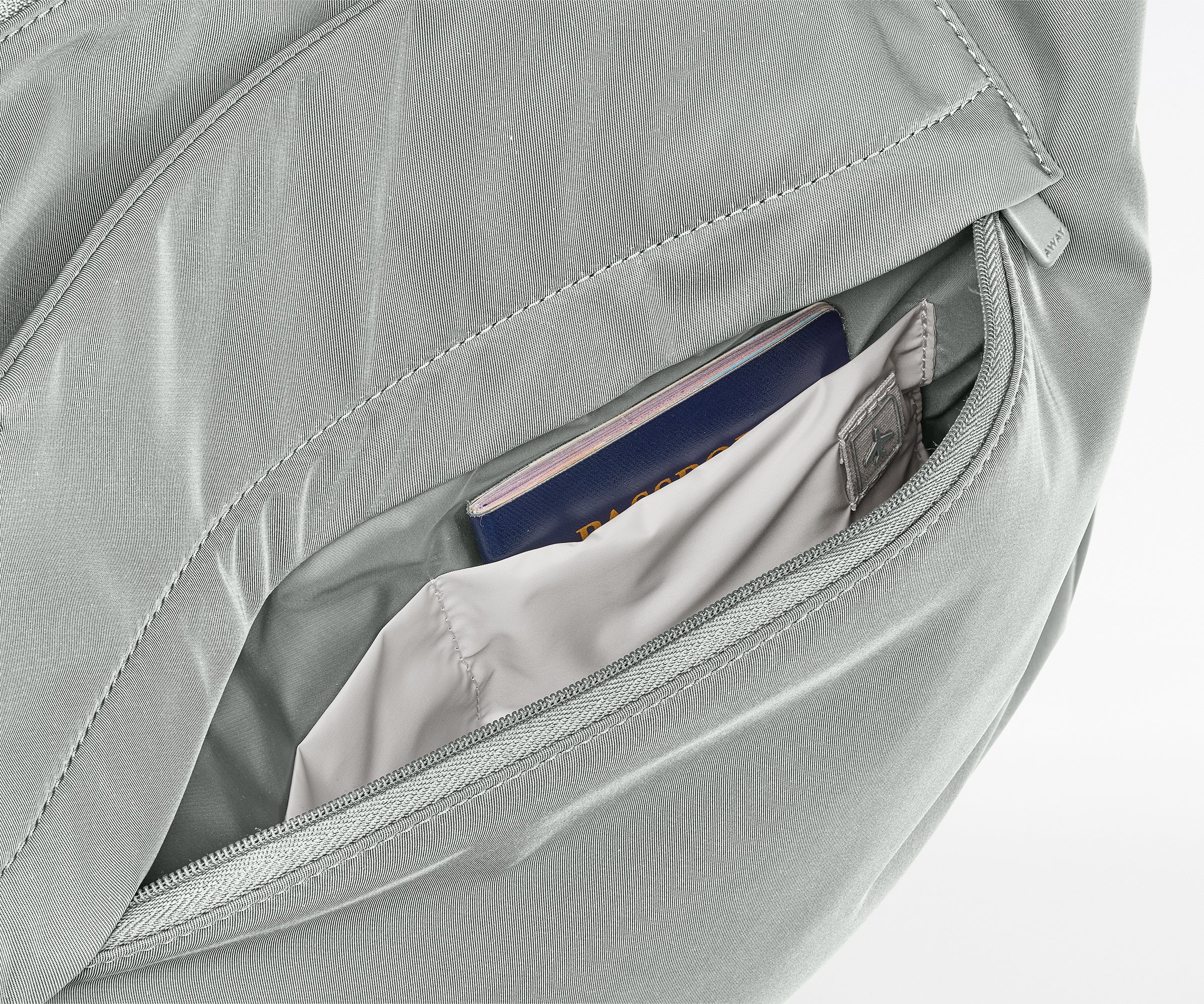 Featherlight Tote in Nordic Gray - Image 4