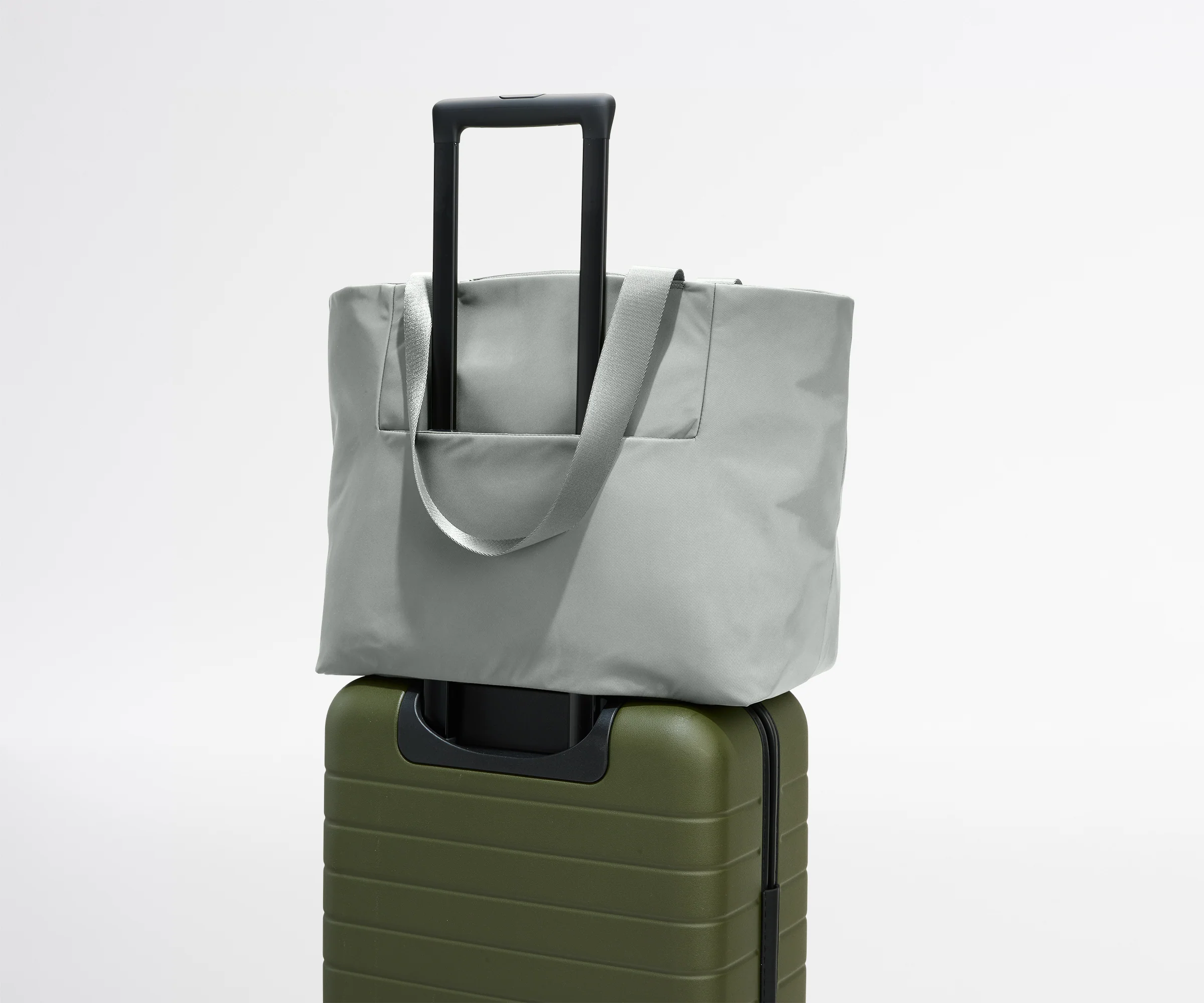 Featherlight Tote in Nordic Gray - Image 7