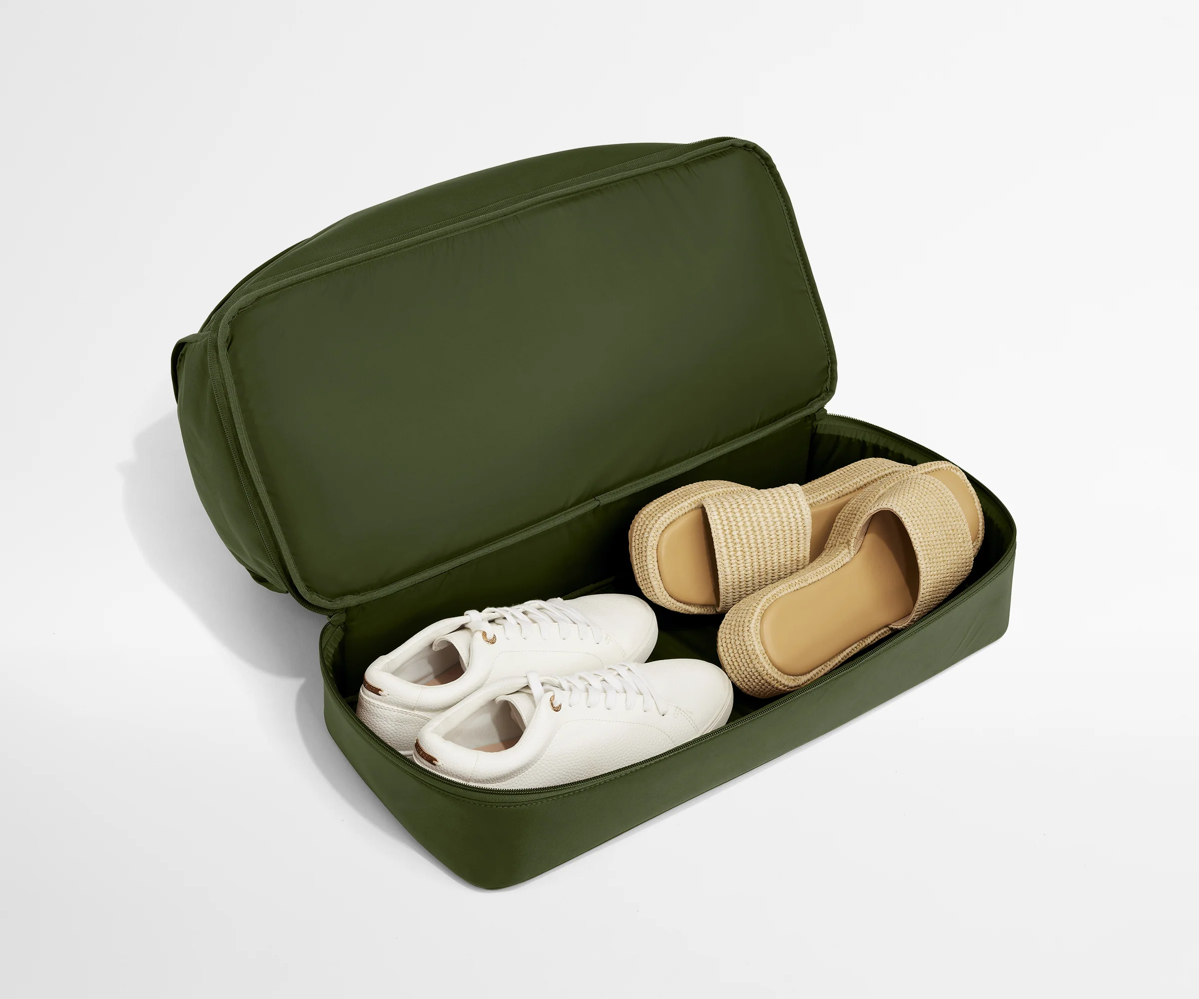Featherlight Weekender in Olive Green - Image 3