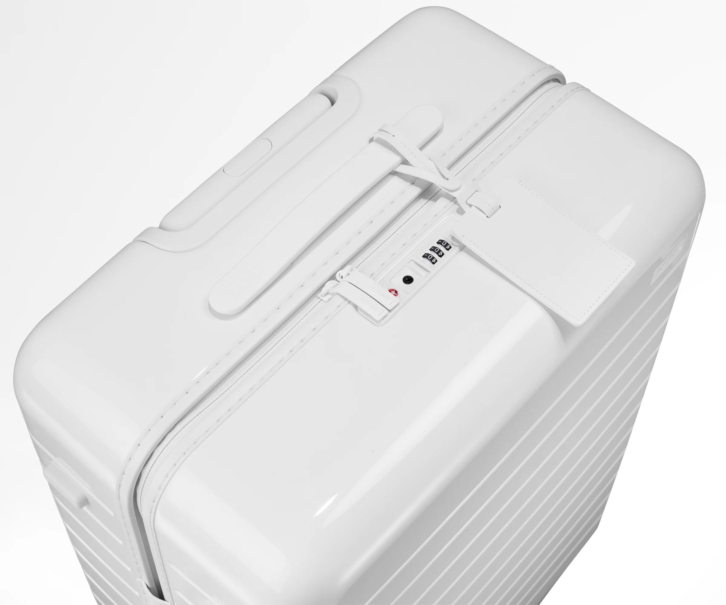 The Medium in Pearl White - Image 5