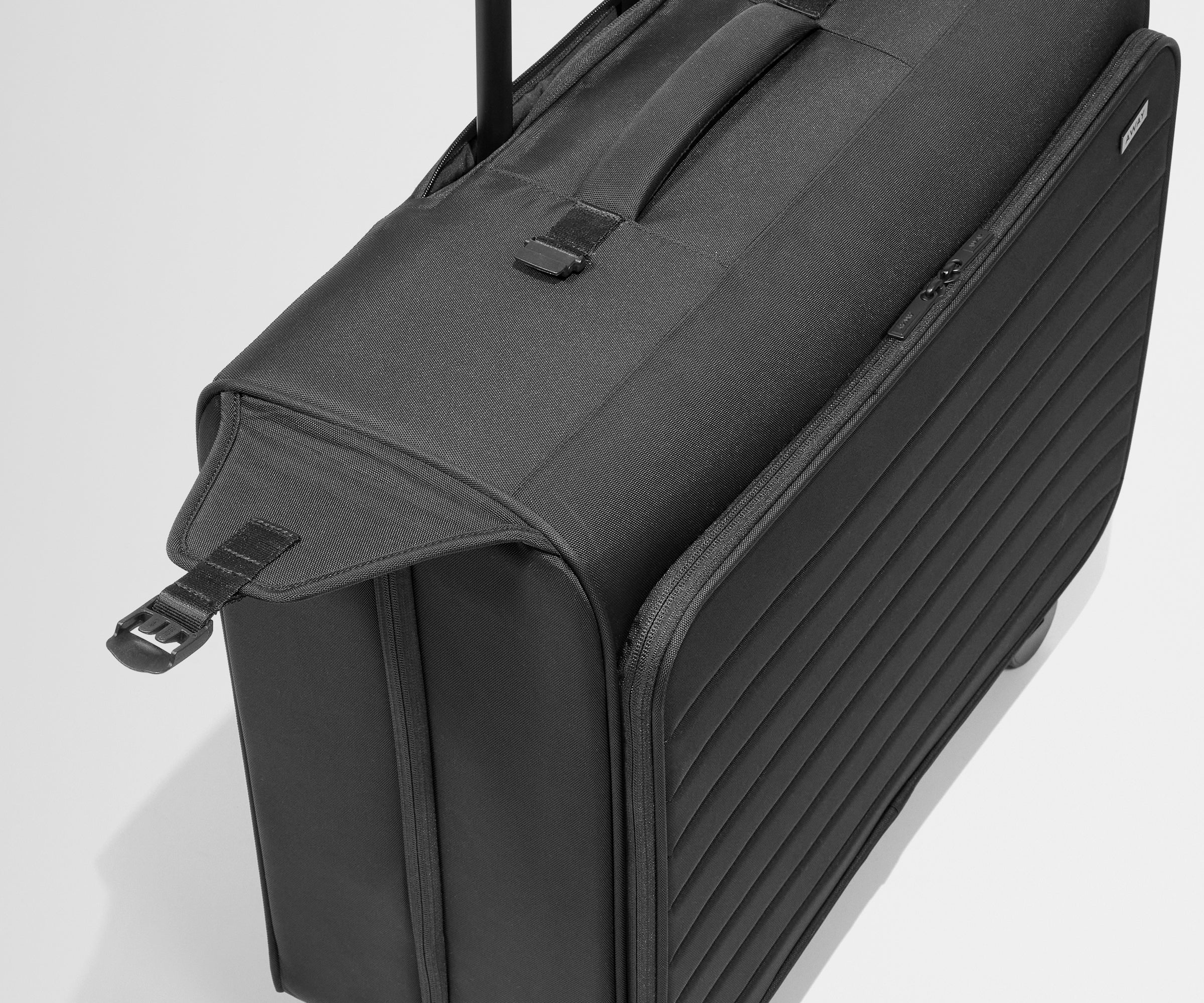 Softside Garment Roller in Jet Black - Image 8