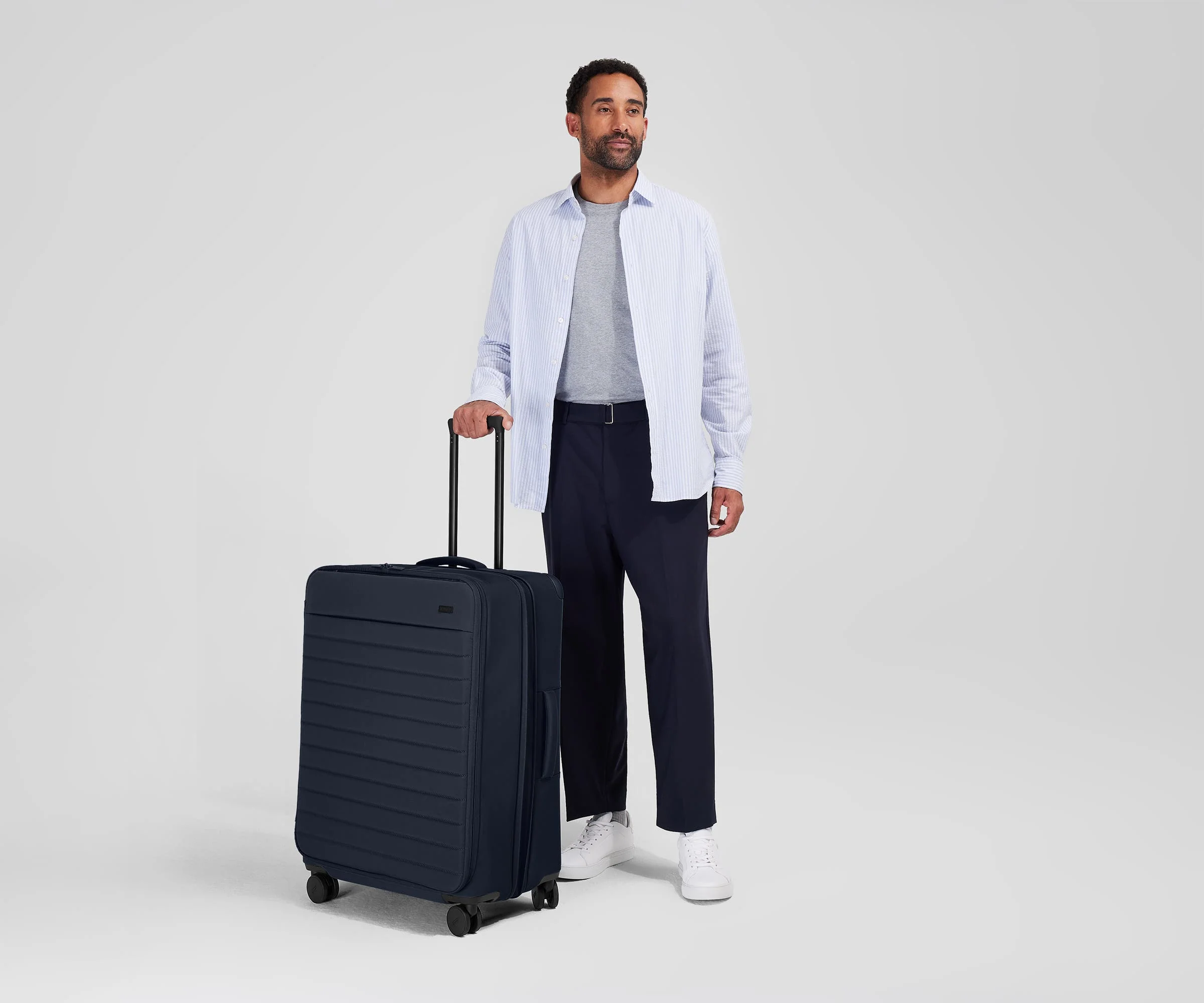Softside Large in Navy Blue - Image 4