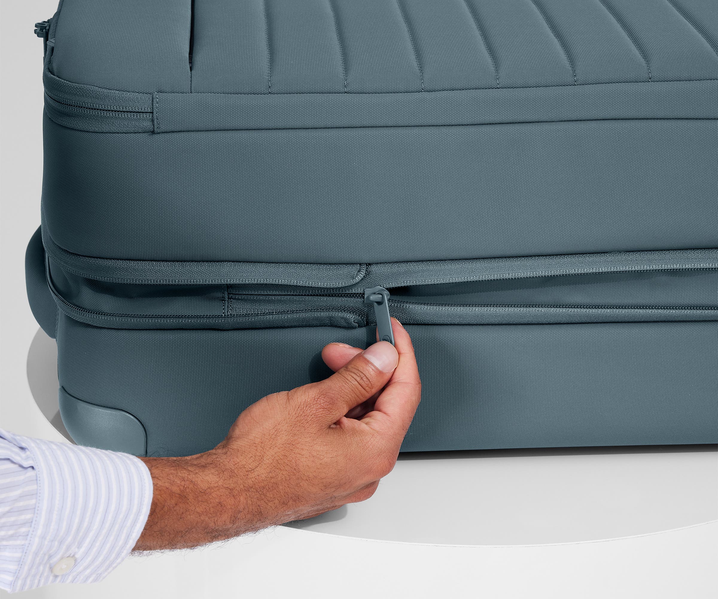 Softside Medium in Coast Blue - Image 6