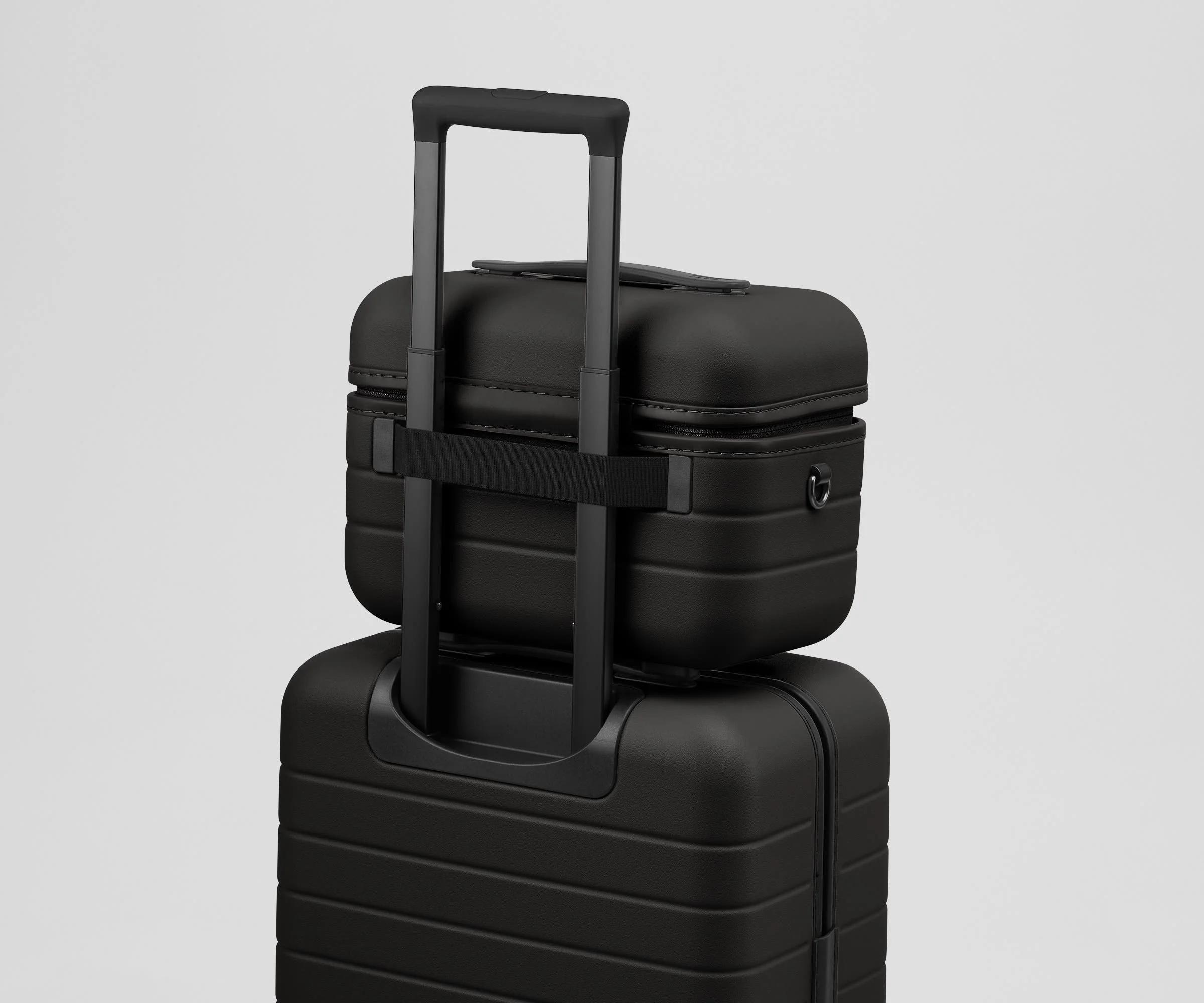 The Train Case in Jet Black - Image 9