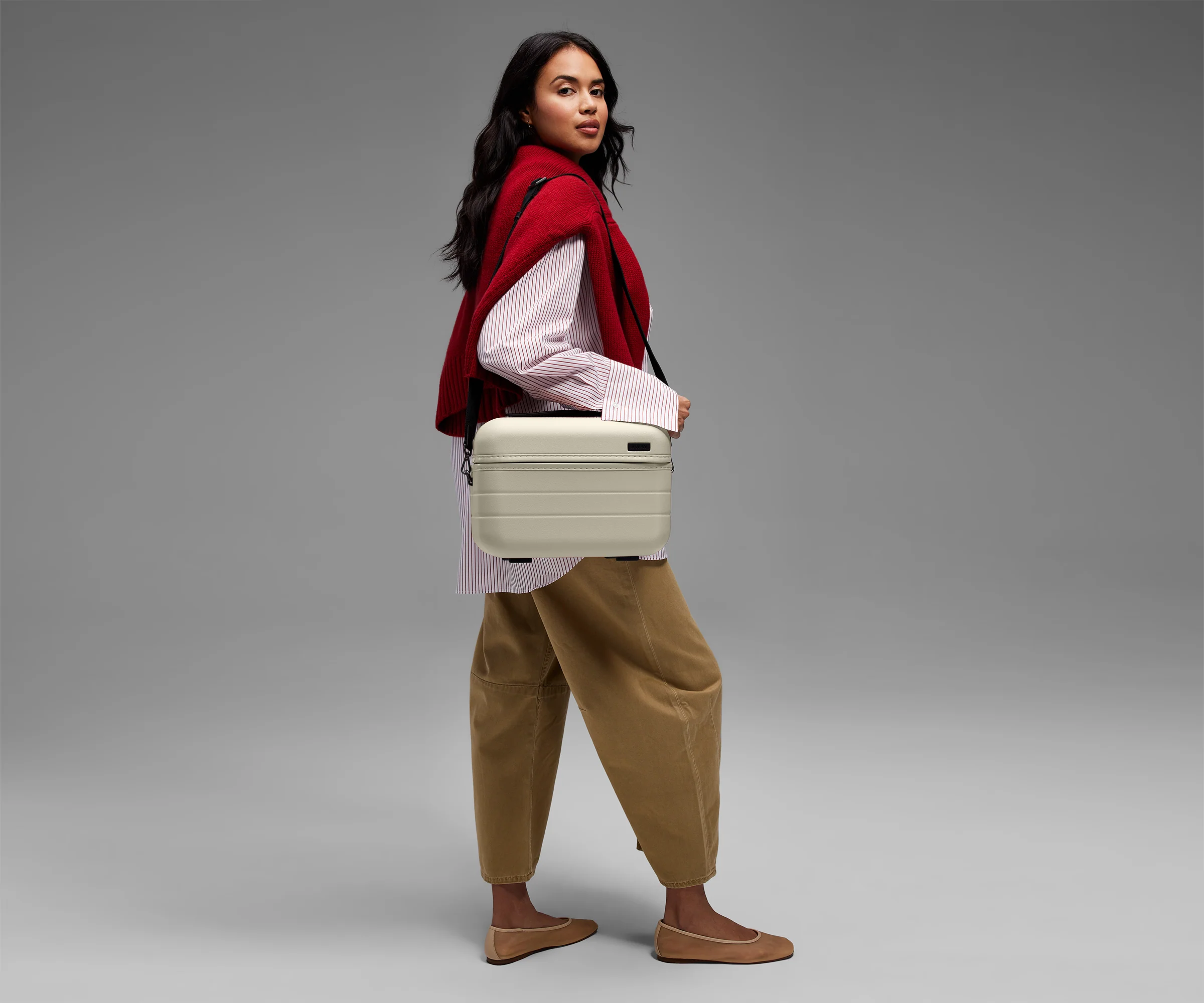 The Train Case in Salt White - Image 3